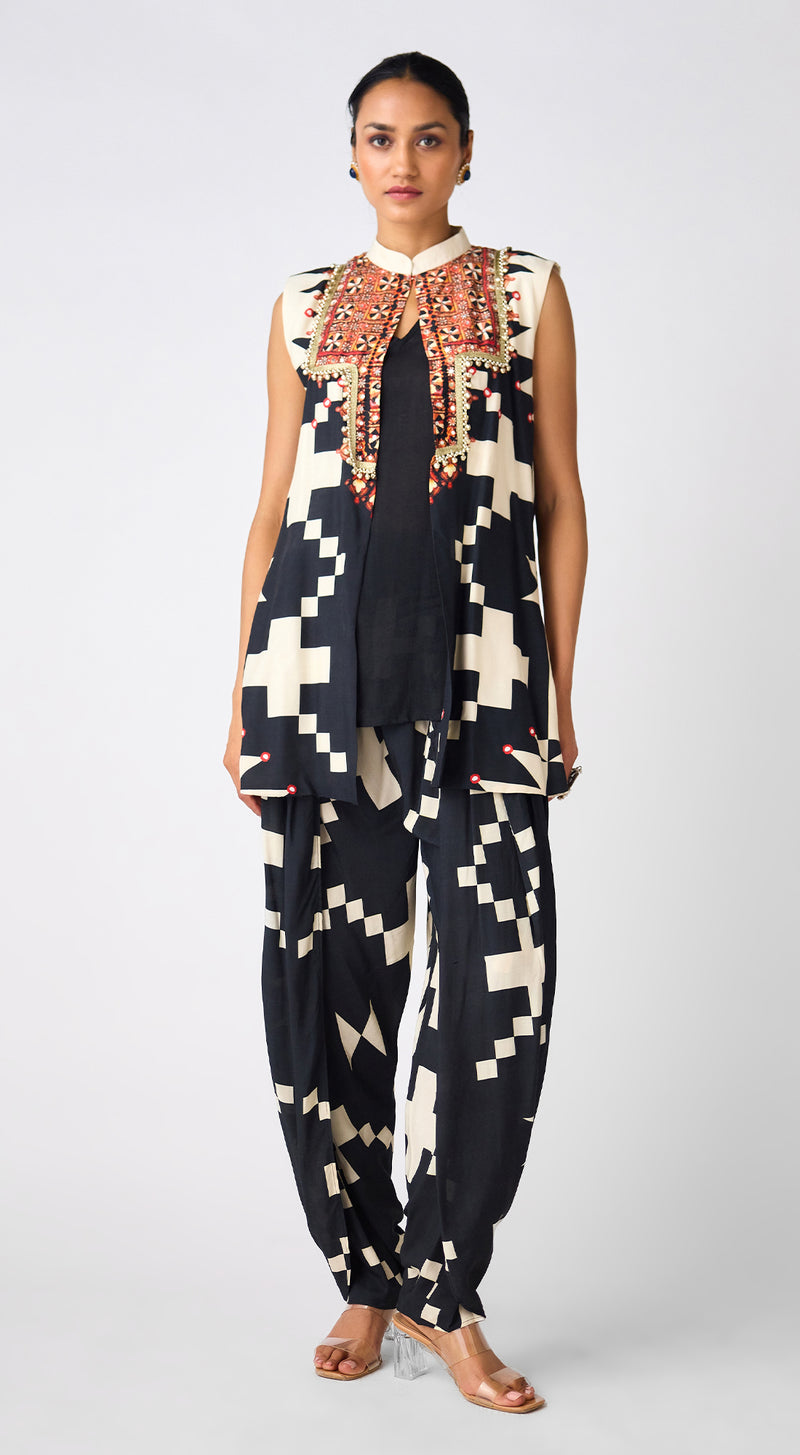 Black Abstract Print Crepe Kurta Set