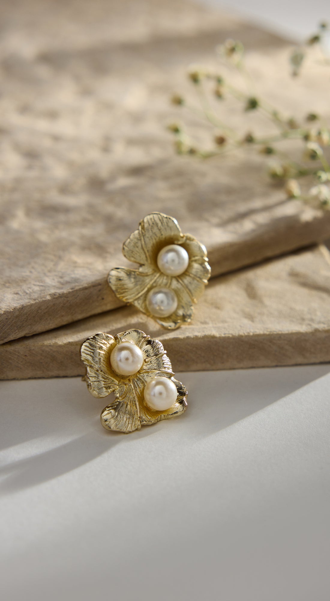 Gardenia Studs