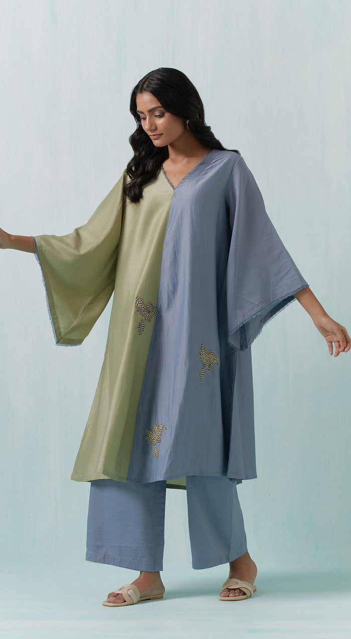 Blue & Grey Colourblocked Kurta Set - Basanti Kapde aur Koffee